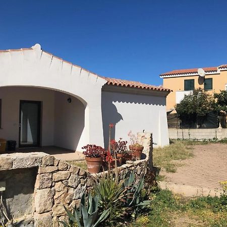Ferienwohnung Trilocale Con Cortile Budoni Exterior foto