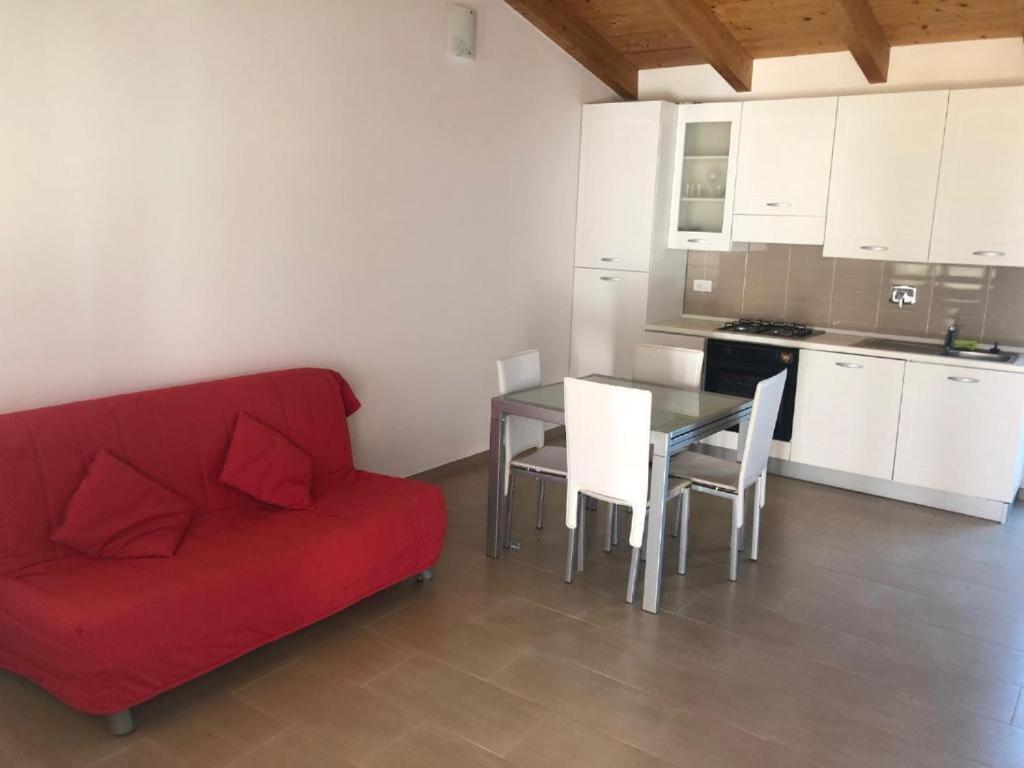 Ferienwohnung Trilocale Con Cortile Budoni Exterior foto