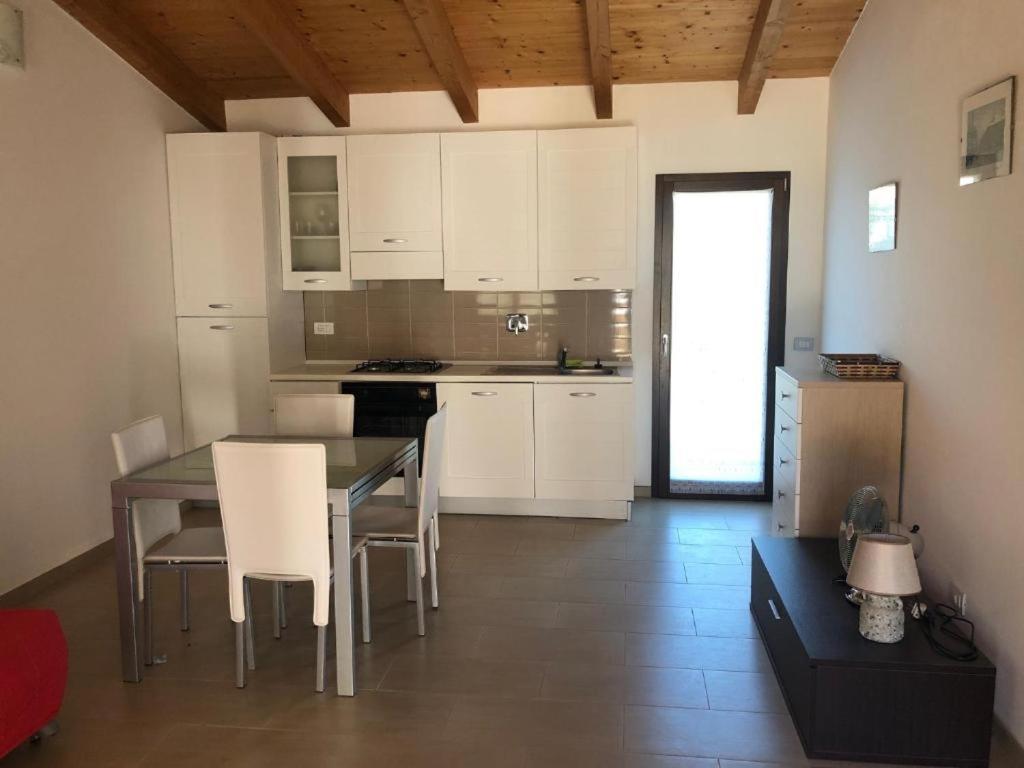 Ferienwohnung Trilocale Con Cortile Budoni Exterior foto
